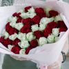 Букет из 51 красной и белой розы микс (Кения) 40 см Standart в упаковке