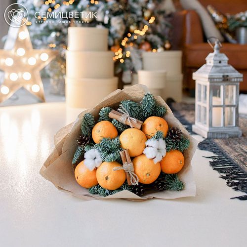Новогодний букет с 7 мандаринами, хлопком и корицей