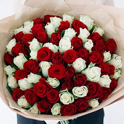 Букет из 75 красных и белых роз (Кения) 40 см Standart
